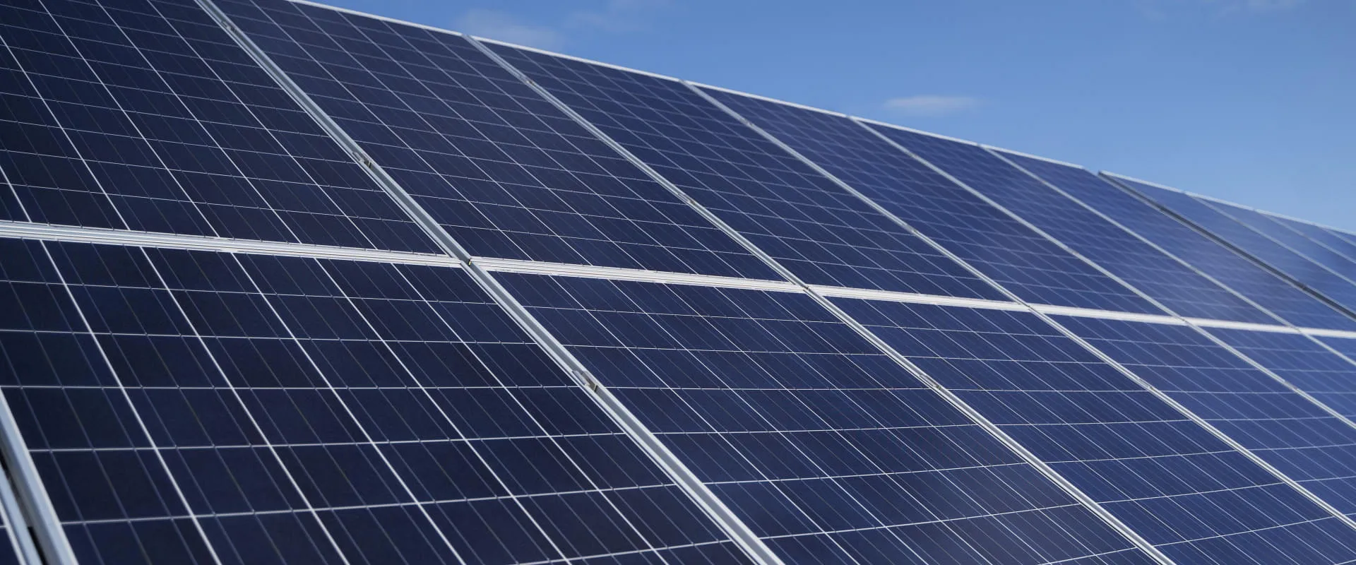 Nachrüstung von PV-Anlagen mit Stromspeichern in Tirol