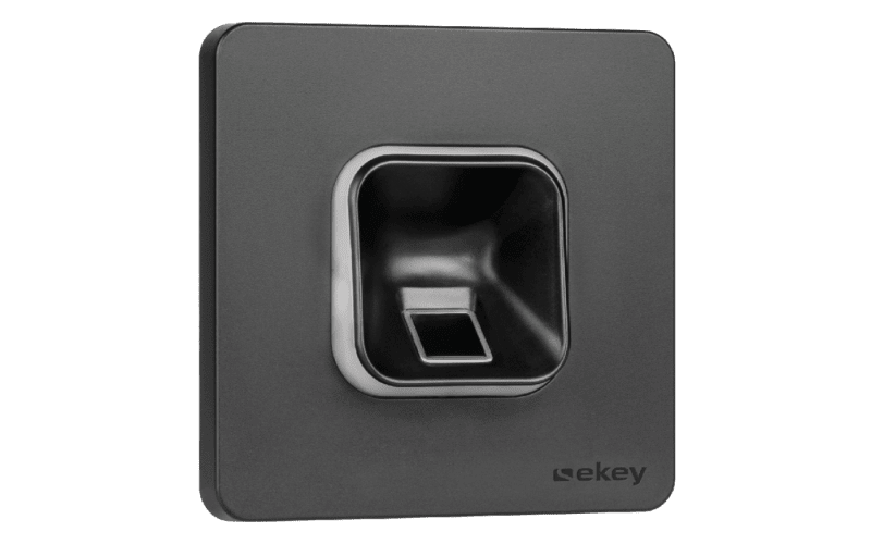 ekey_xline_fingerprint_schwarz_seitlich_4.png